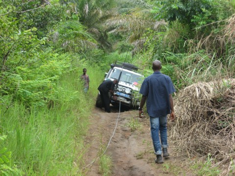 Field work for the seismic hazard assessment in Guinea.